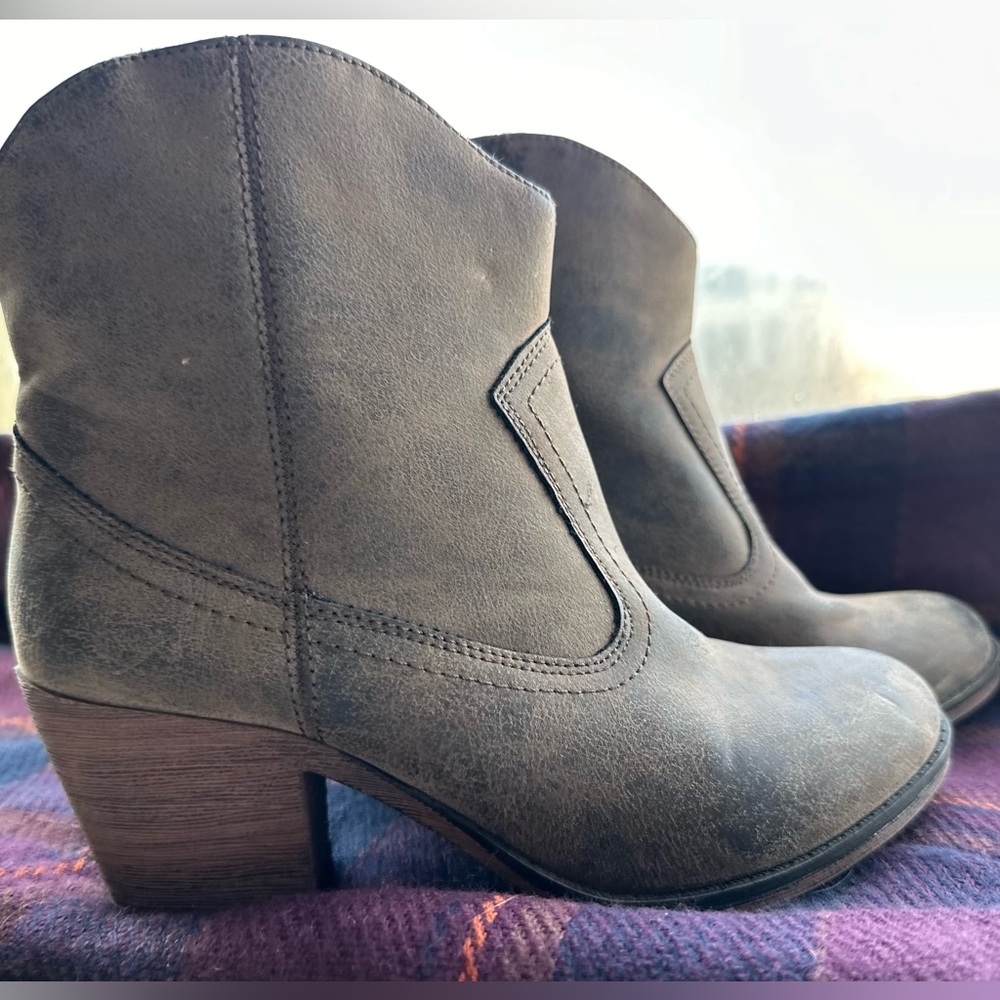 Rocket Dog Soundoff Ankle Boots, Beige Vintage, Size 6.5